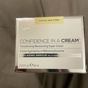 NEW It Cosmetics Confidence in a Cream Anti Aging.